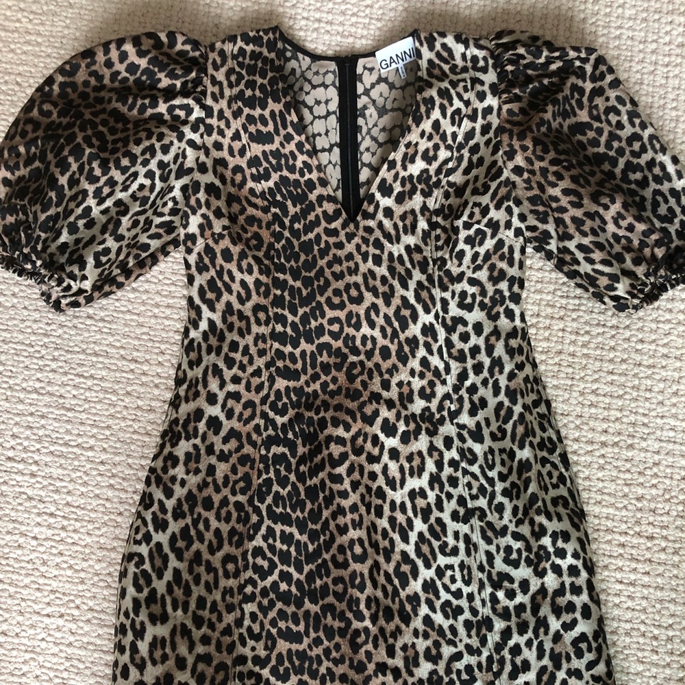 Ganni
Leopard Jacquard Puff-Sleeve Mini Dress